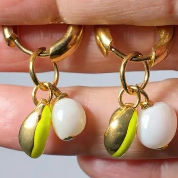 Mayamar Enamel Shell & Pearl Hoop Earrings NIB - Picture 4 of 4